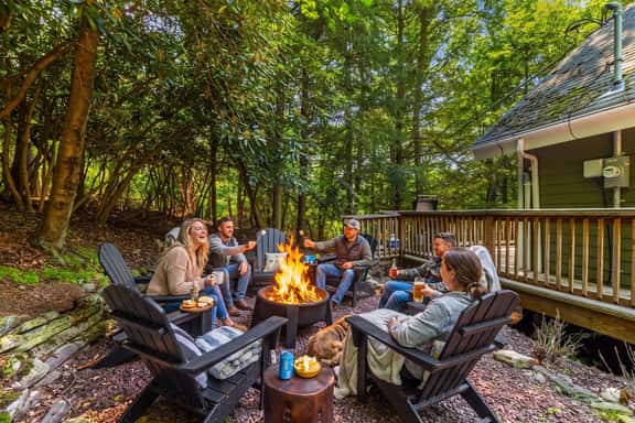 Crest View Retreat - Image 1