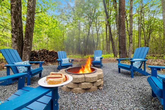 Beach/Pool Access·Pet Friendlyw/Hot Tub