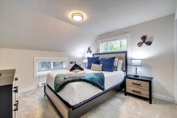 Beach/Pool Access·Pet Friendlyw/Hot Tub