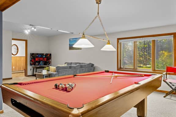 Beach & Pool Access- Hot Tub-Sauna-Huge Yard/House