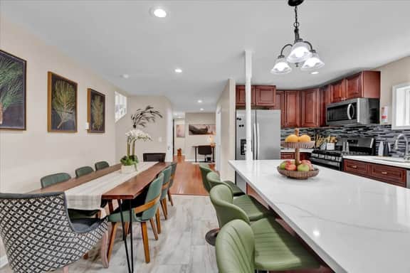 Sleeps 14 | Hot Tub ·Fire Pit | Pool/Beach Access
