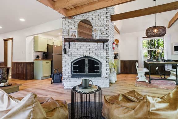 Cozy Cabin w/ Lake Access- Great Couples Retreat